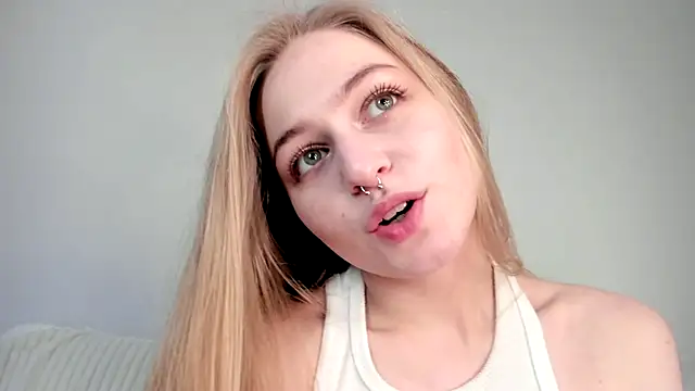 Онлайн чат XXX MiaMews