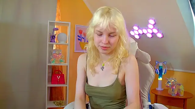 Chatroom XXX en direct de HannahHollis