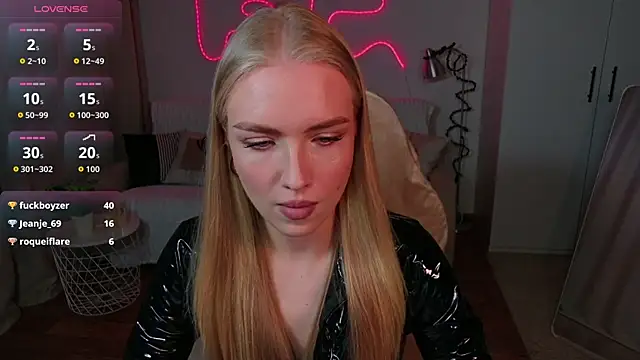 Chat XXX en directo de TessaGrays