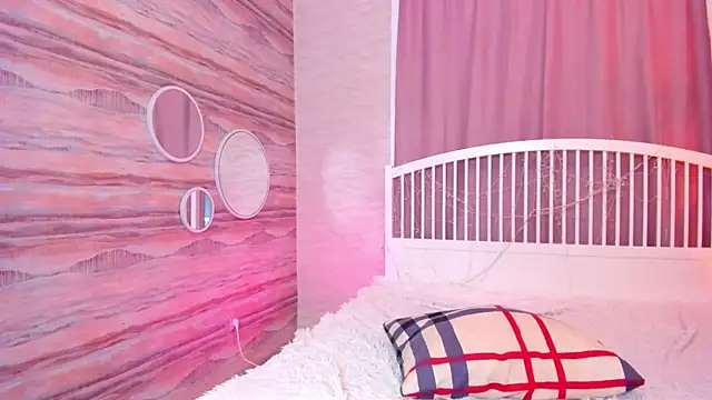 AminaRuthers Chat XXX in diretta