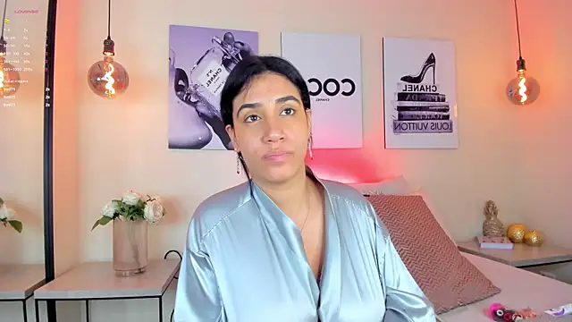 Samantha_hotly Adlı Modelin Canlı XXX Sohbeti