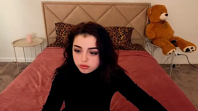 SinfulKittenn Show in webcam