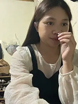 Mayy1 Show in webcam