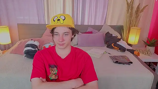 KevinStrike: διαδικτυακό σόου στην κάμερα