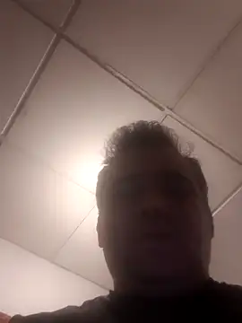 Ismael993AのライブXXXチャット