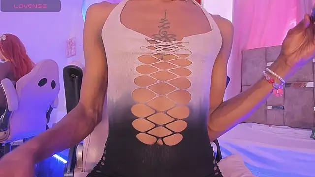 Mia_royal Chat XXX in diretta