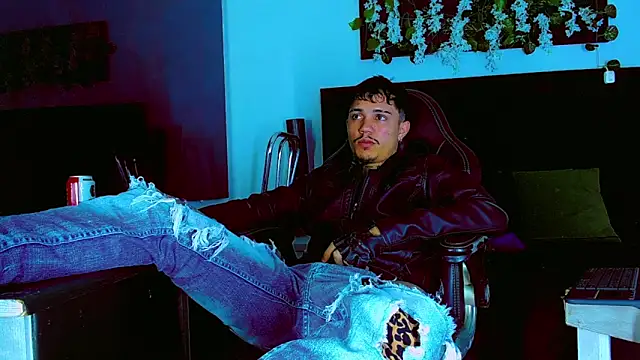 HannibalLester Chat XXX in diretta