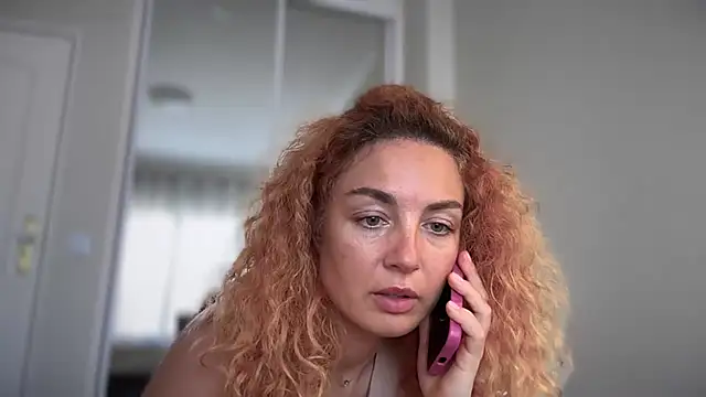 Reddgiirl élő XXX-chatje