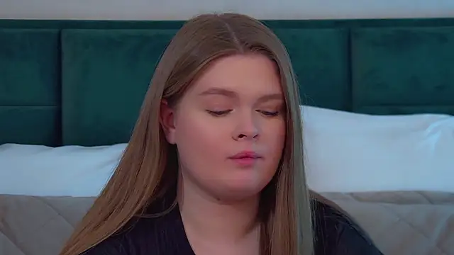 CrystalLyons 现场XXX聊天