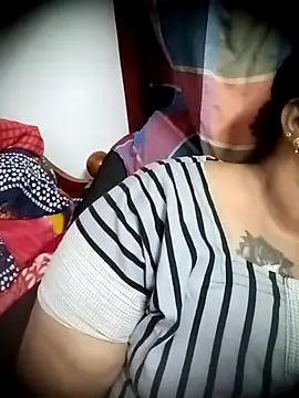 deepika-mallus Show in webcam