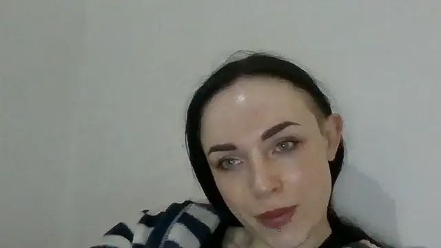 Trinsy_Love Adlı Modelin Canlı XXX Sohbeti