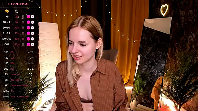 แชท XXX สดของ LillianShine