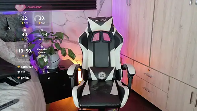 XXX chat uživo modela Saimonvela