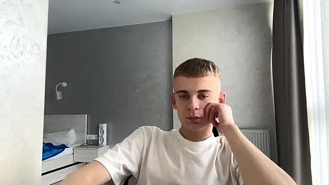 XXX chat uživo modela SoloFury