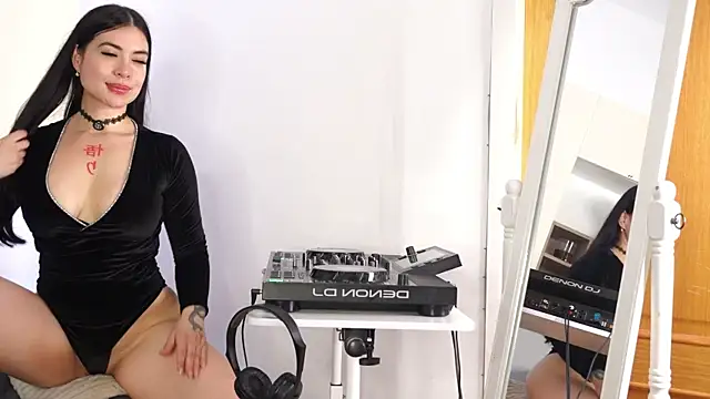 SatyaDjのライブXXXチャット