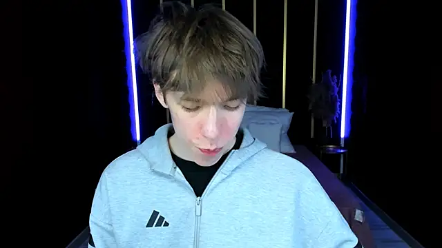 MarkBranston élő XXX-chatje