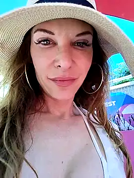 Luna_Kitannan Webbikameraesitys