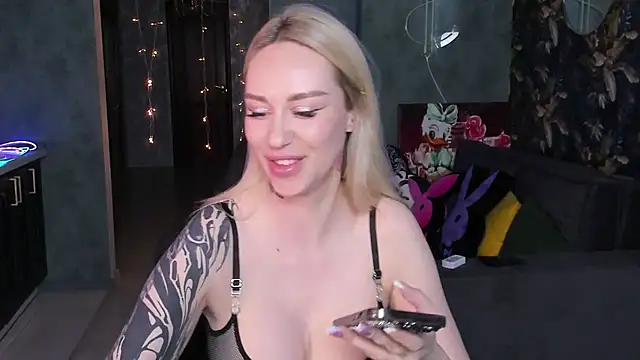 Blckmirrorr's Live XXX Chat