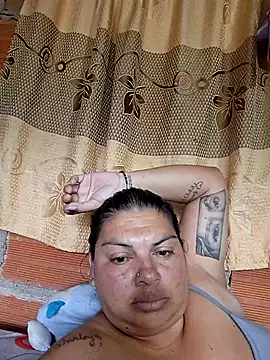 Juli_Powl Chat XXX in diretta