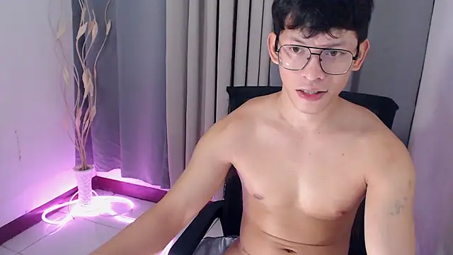 pinkcock_froi2305's Live XXX Chat