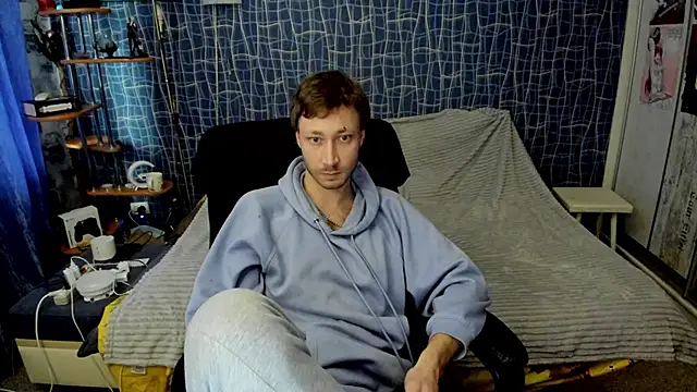 Show modela CuteBoy228 na web-kameri