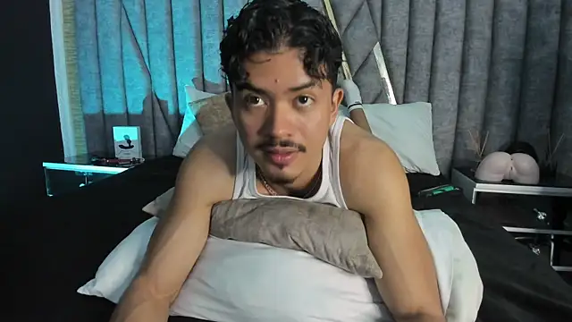 NicolaiKarav 网络视讯表演