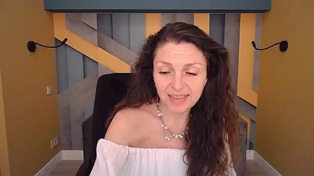 دردشة EllaLong الجنسية المباشرة