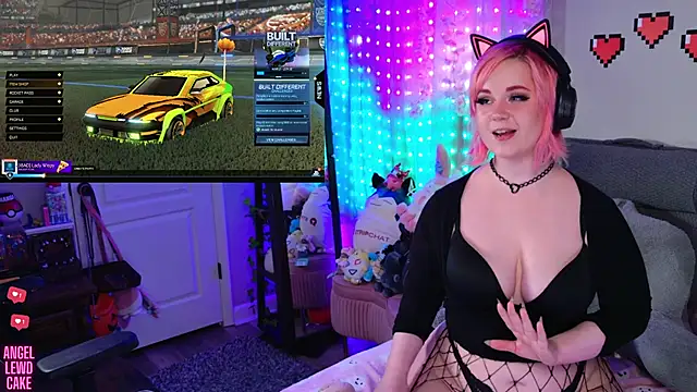 Angel-Lewd-Cake Show in webcam