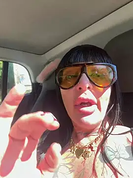 ASSERINAAA Show in webcam