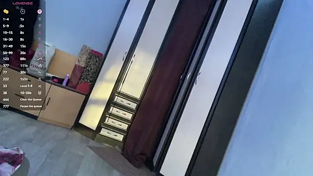 Emmibrilson Adlı Modelin Canlı XXX Sohbeti