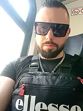 Show modela Barber33zk na web-kameri