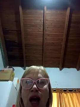 แชท XXX สดของ SexyMilf1211