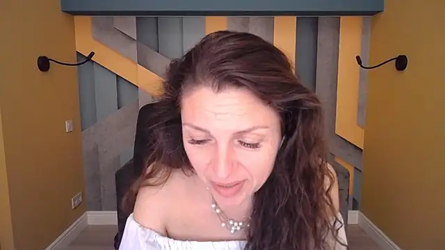 EllaLong's Live XXX Chat