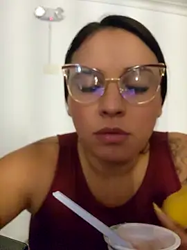 LizzRouse: онлайн-секс-чат