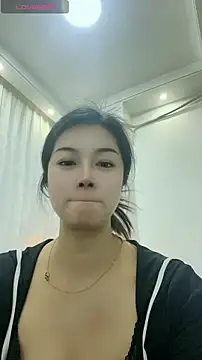 mo-mo-69's Webcam Show