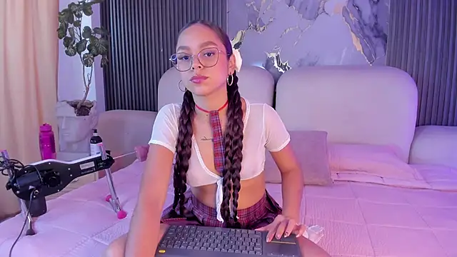 CarolineFyre's Live XXX Chat