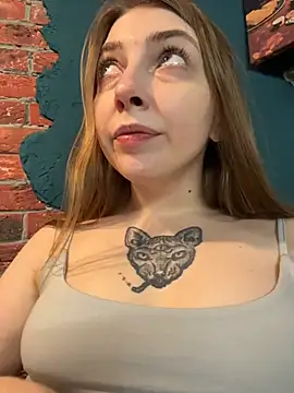 Sunny___Bunny élő XXX-chatje