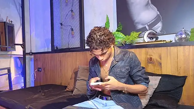 AlanCutee Pertunjukan Webcam