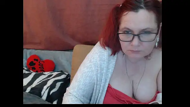 PlayfullMature Live XXX Chat