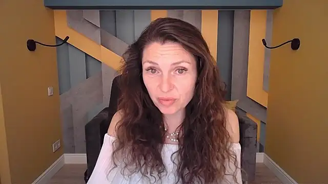 دردشة EllaLong الجنسية المباشرة