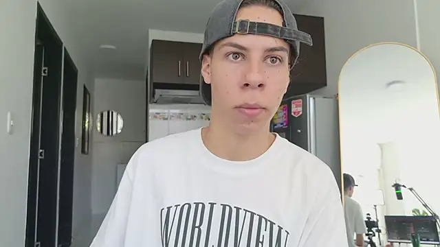 grey___27 Pertunjukan Webcam