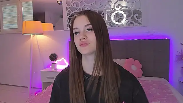 LuisaClover's Live XXX Chat