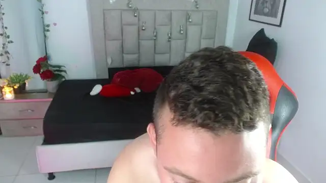 Вебкам-шоу sven_fox723