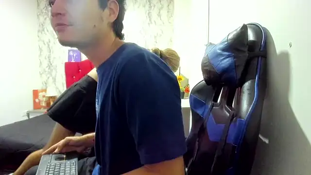 Alejandra_and_James_: απευθείας συνομιλία ΧΧΧ