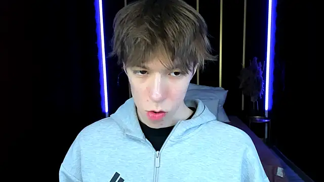 XXX chat uživo modela MarkBranston