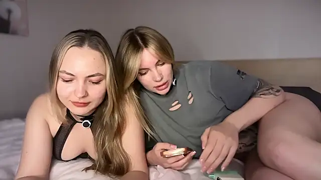 PinkNoir élő XXX-chatje