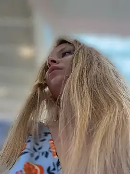 Show modela AnastasiaAniess na web-kameri