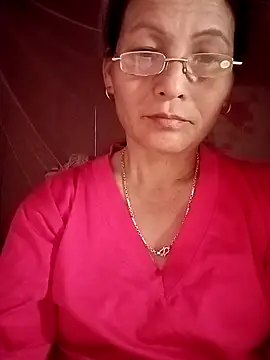 XXX chat uživo modela Cucci07