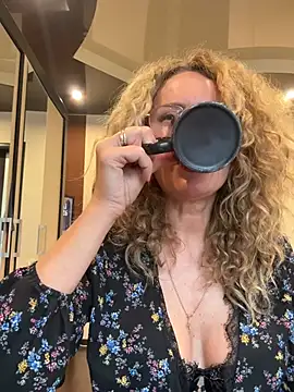 Show modela Tania201243 na web-kameri