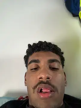 MrCa1: διαδικτυακό σόου στην κάμερα